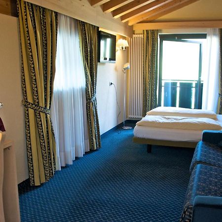Alexander Charme Hotel 리비뇨 외부 사진