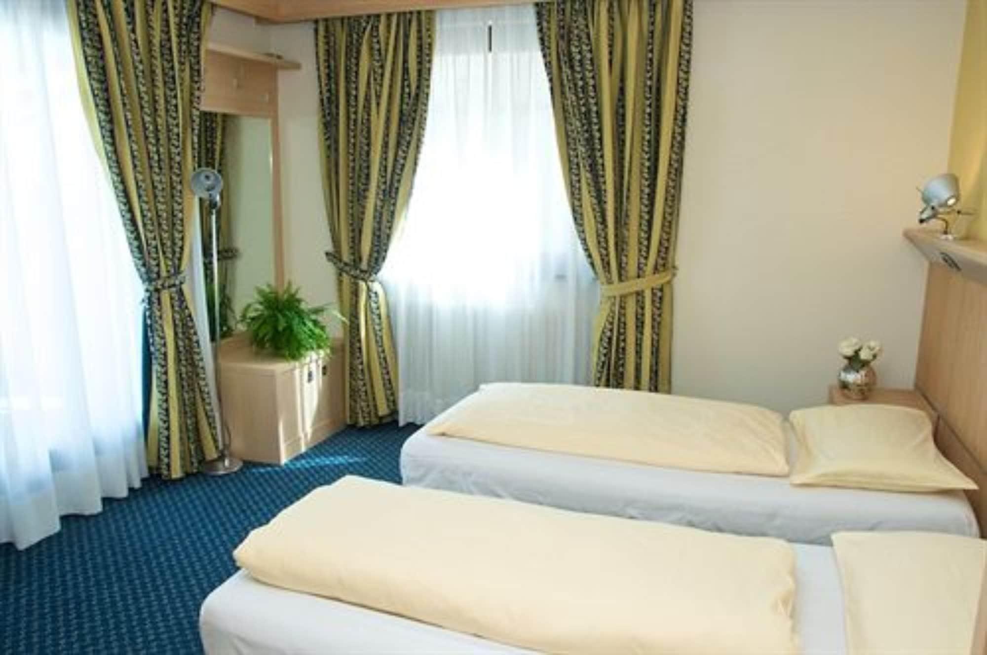 Alexander Charme Hotel 리비뇨 외부 사진