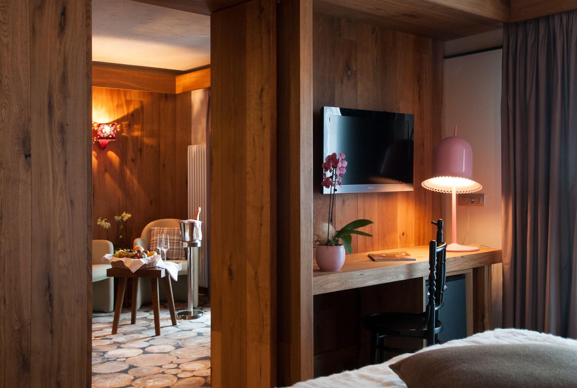 Alexander Charme Hotel 리비뇨 외부 사진