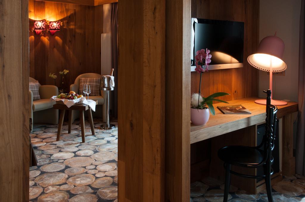 Alexander Charme Hotel 리비뇨 외부 사진